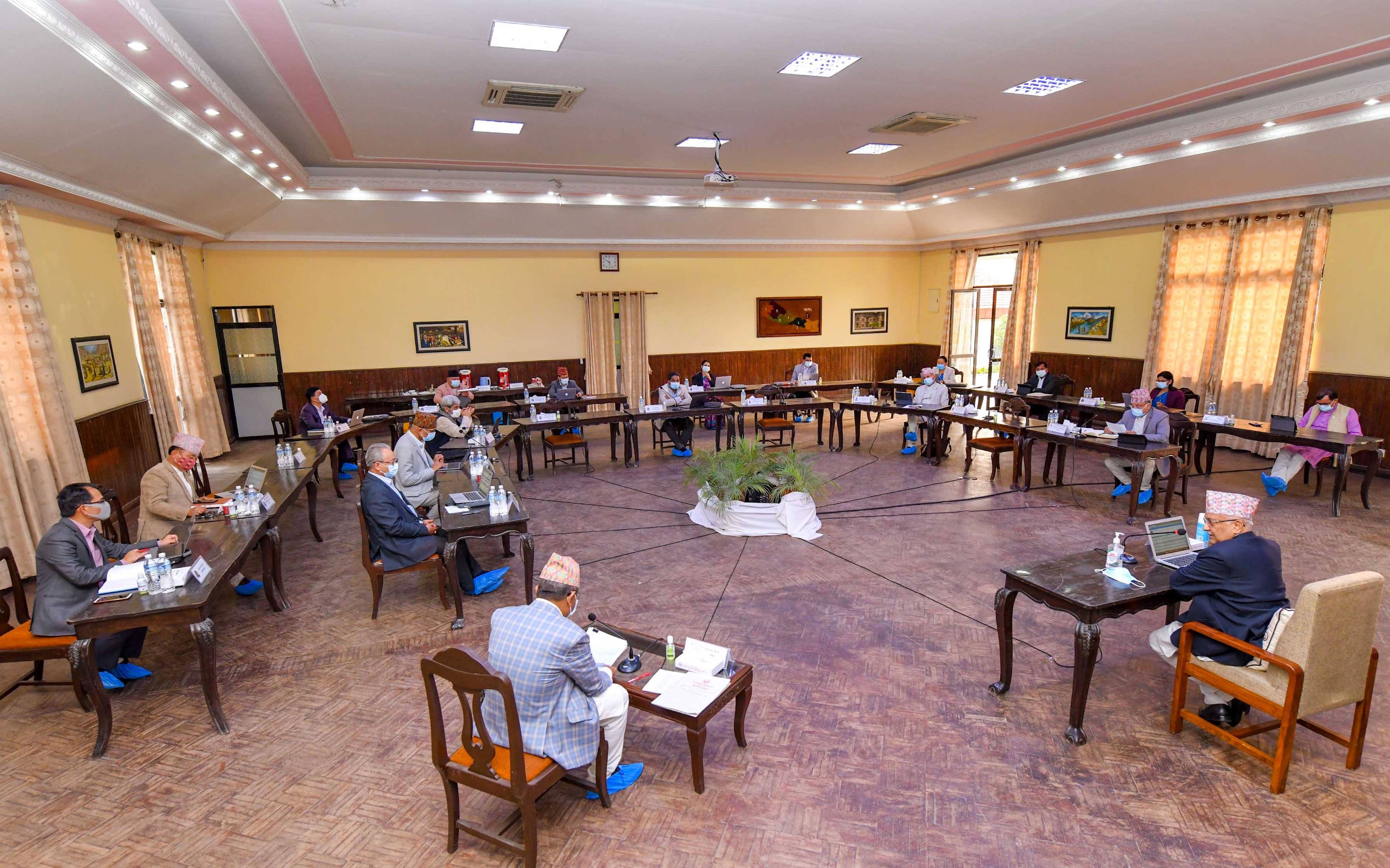 ओली सरकारका मन्त्रीलाई प्रश्न : नागरिकता अध्यादेशमा सातवर्षे प्रावधान किन राखिएन ?